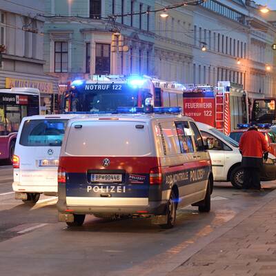 Haus auf Mariahilfer Straße teilweise eingestürzt