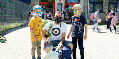 "Wir haben unsere Lehrerin vermisst" (Ben,7 und Levi,7)