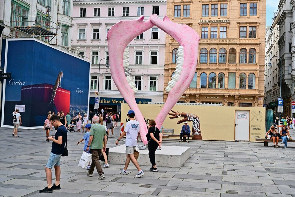 Riesen-Vagina am Wiener Graben