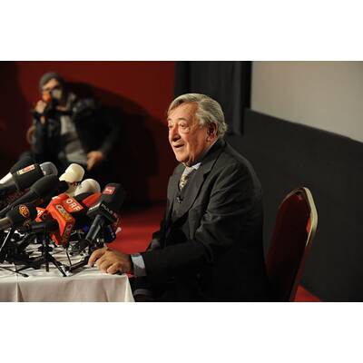 Richard Lugner gibt Opernballgast bekannt