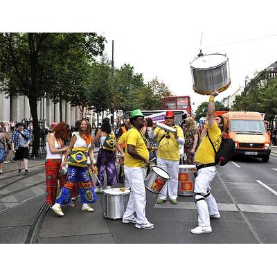Tausende feiern Homosexuellen- und Transgender-Demo.