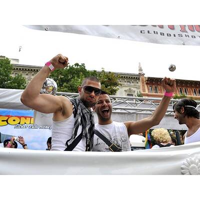 Tausende feiern Homosexuellen- und Transgender-Demo.