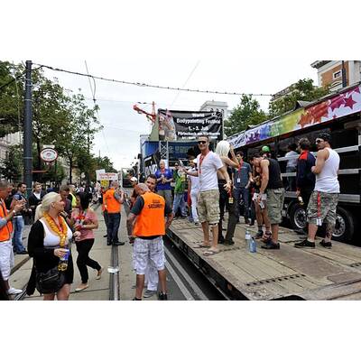 Tausende feiern Homosexuellen- und Transgender-Demo.