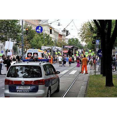 Tausende feiern Homosexuellen- und Transgender-Demo.