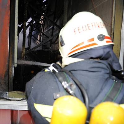 Großbrand auf einer Sondermüll-Deponie in NÖ