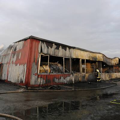 Großbrand auf einer Sondermüll-Deponie in NÖ