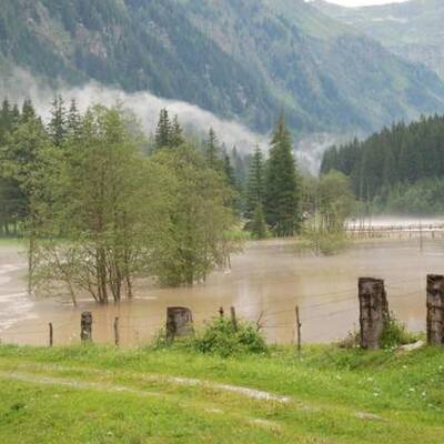 50 Personen wurden mittels Hubschrauber und Feuerwehrfahrzeugen gerettet