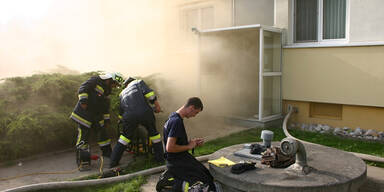 Wohnhausbrand fordert neun Verletzte