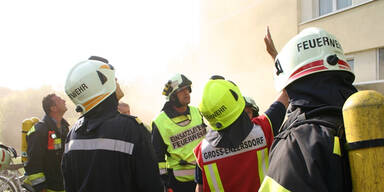 Wohnhausbrand fordert neun Verletzte
