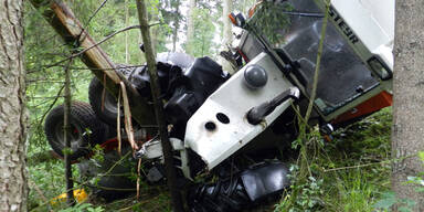 Gülle-Traktor 20 Meter abgestürzt