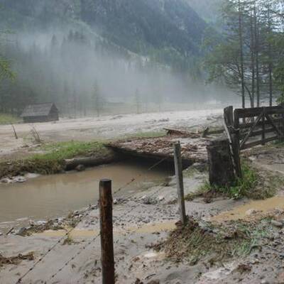 50 Personen wurden mittels Hubschrauber und Feuerwehrfahrzeugen gerettet