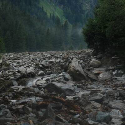 50 Personen wurden mittels Hubschrauber und Feuerwehrfahrzeugen gerettet