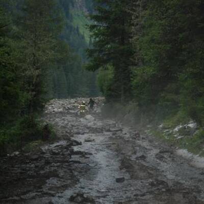 50 Personen wurden mittels Hubschrauber und Feuerwehrfahrzeugen gerettet