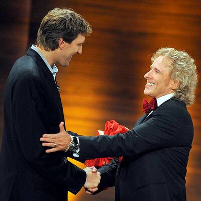 Umarmungen und Abschiedstränen.