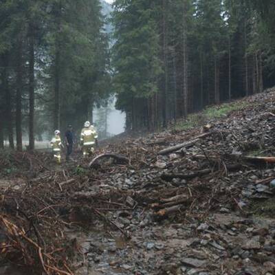 50 Personen wurden mittels Hubschrauber und Feuerwehrfahrzeugen gerettet