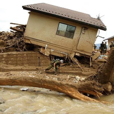 Gewaltiger Erdrutsch in Japan