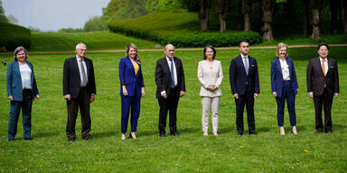 G7