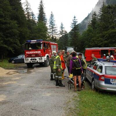 50 Personen wurden mittels Hubschrauber und Feuerwehrfahrzeugen gerettet