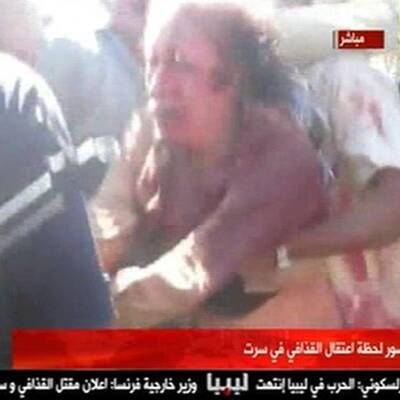 Gaddafi wurde verletzt, aber lebend gefasst.
