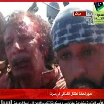 Gaddafi wurde verletzt, aber lebend gefasst.