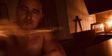 Andreas Gabalier postet Oben-ohne-Foto