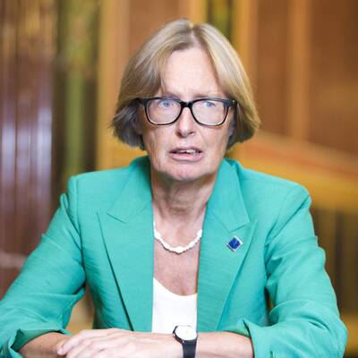 Team Stronach, 12. Jessi Lintl