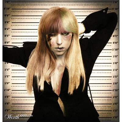 Promis hinter Gitter