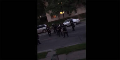 Schock-Video: Nationalgarde schießt auf Zivilisten auf Veranda