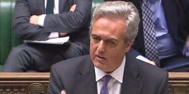 Politiker lie&szlig; Sekret&auml;rin Sextoys kaufen