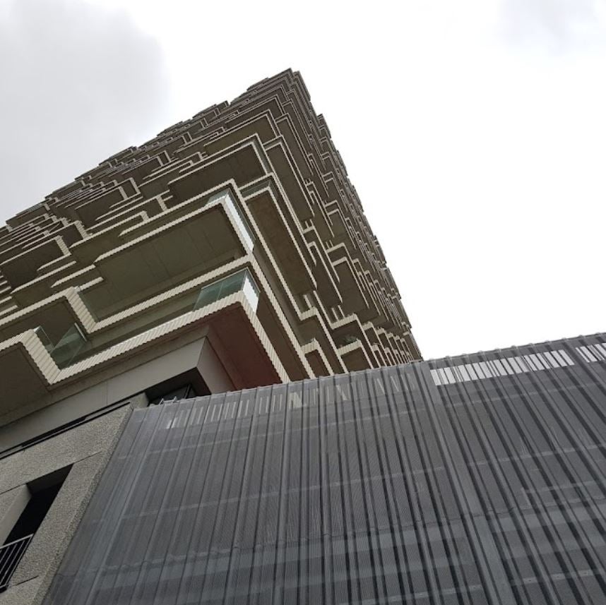 The One Hochhaus Syrer als Klettermaxe