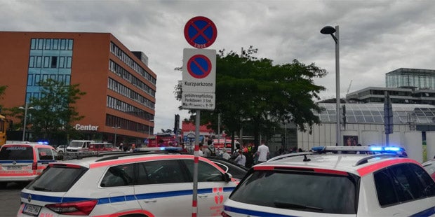 Betrunkener Mann stürzt auf Gleise der U3