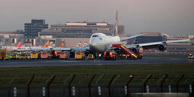 Passagier-Jet legt Notlandung hin