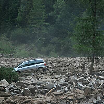 50 Personen wurden mittels Hubschrauber und Feuerwehrfahrzeugen gerettet
