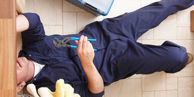 Hausfrau will Sex - Handwerker fl&uuml;chten