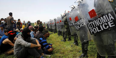 Flüchtlinge sollen Camp Idomeni verlassen