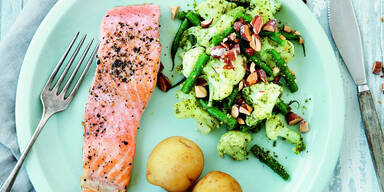 Lachs mit Fisolen-Karfiol-Salat