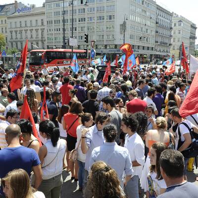 Pro- & Anti-Erdogan-Märsche in Wien