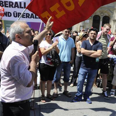 Pro- & Anti-Erdogan-Märsche in Wien