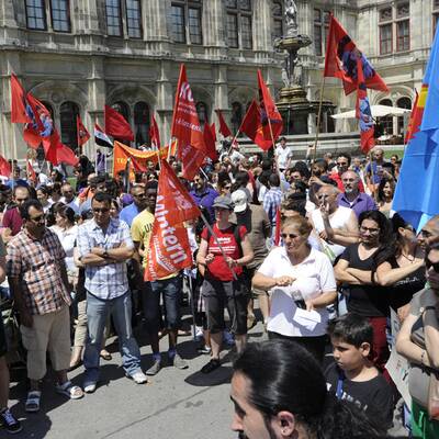 Pro- & Anti-Erdogan-Märsche in Wien