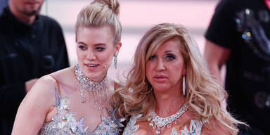 Larissa Marolt, Carmen Geiss