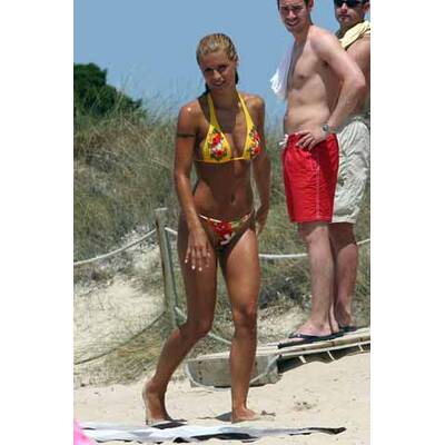 Süße Badenixe: Michelle Hunziker auf Formentera