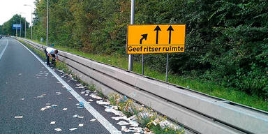 Geldregen auf der Autobahn bei Elsloo