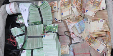 Geldtransport-Überfall für Kinder in Afrika