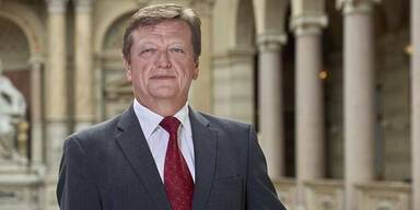 Der bisherige Generalprokurator Prof. Dr. Franz Pl&ouml;chl ist in Pension gegangen.