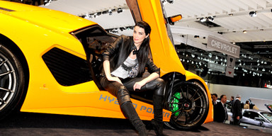 Die heißesten Girls des Genfer Autosalons