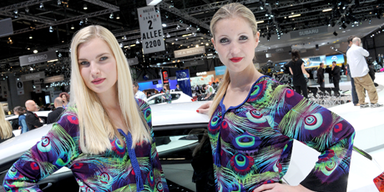 Die heißesten Girls des Genfer Autosalons