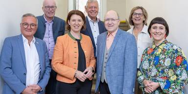 Genussland O&Ouml; Team mit LR Michaela Langer-Weninger (m.)