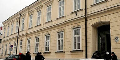 Mann tötet Gerichtsangestellte