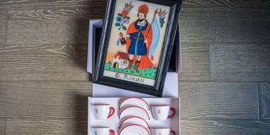 Papstaudienz: Stelzer überreicht Hinterglasmalerei