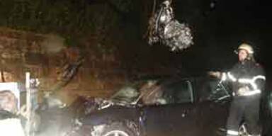 Motorteile flogen in Fluss, Tank ausgelaufen